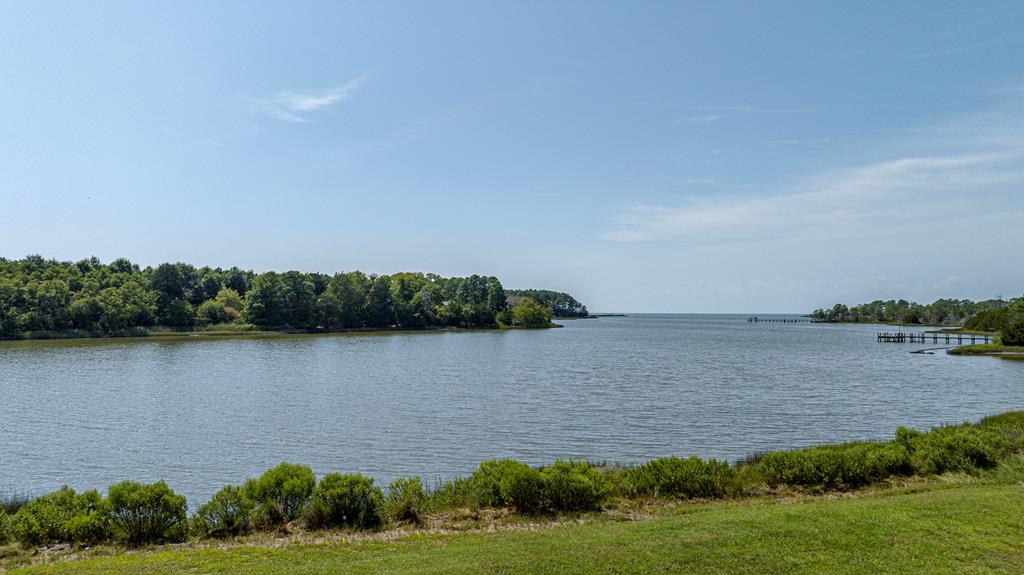 Onancock, Virginia, 23417, United States, 3 Bedrooms Bedrooms, ,2 BathroomsBathrooms,Residential,For Sale,1927447