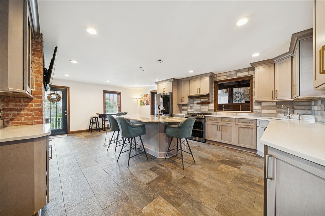 Plum Boro, Pennsylvania, 15239, United States, 4 Bedrooms Bedrooms, ,4 BathroomsBathrooms,Residential,For Sale,1996480