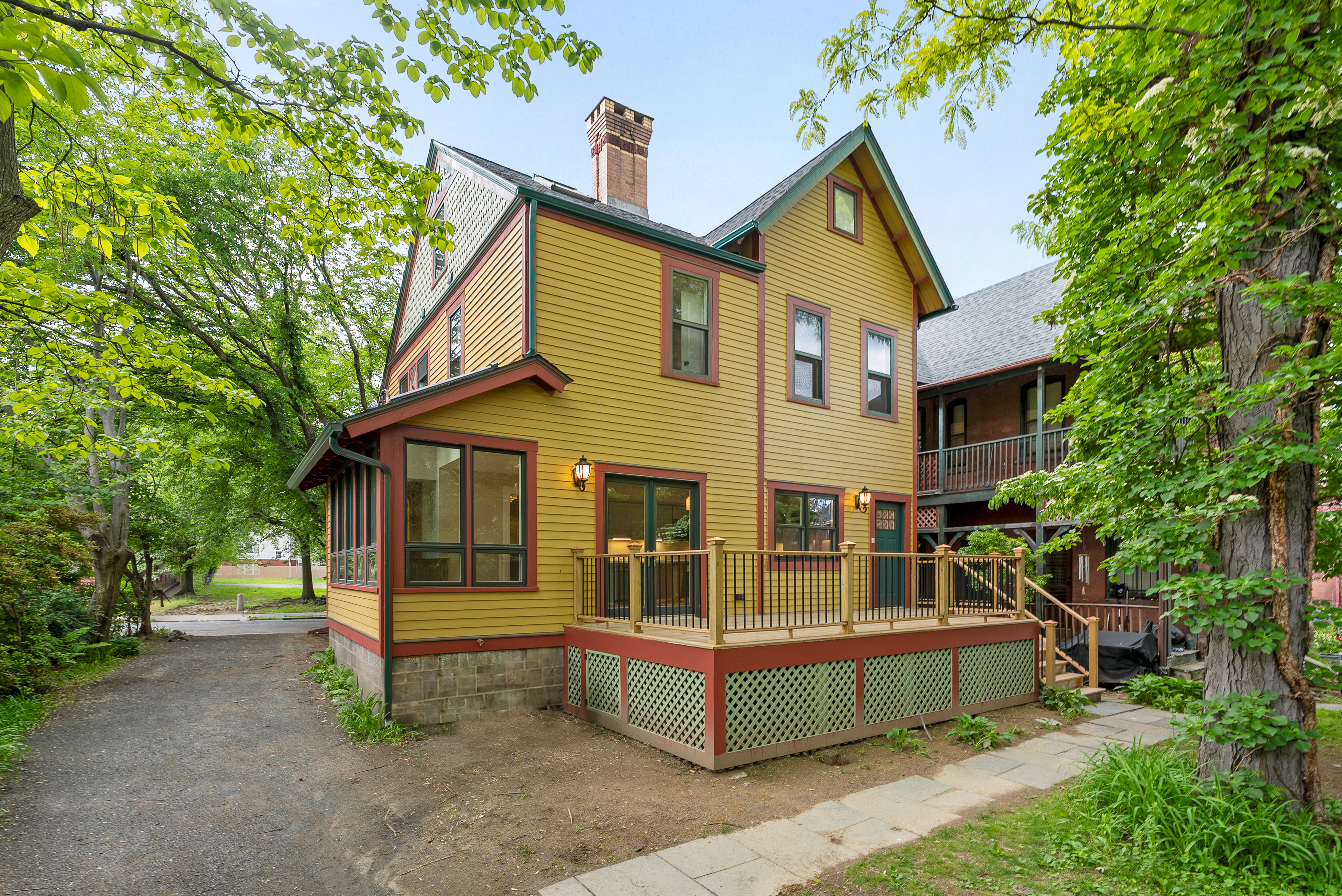  102 Huntington Street - 物件實景