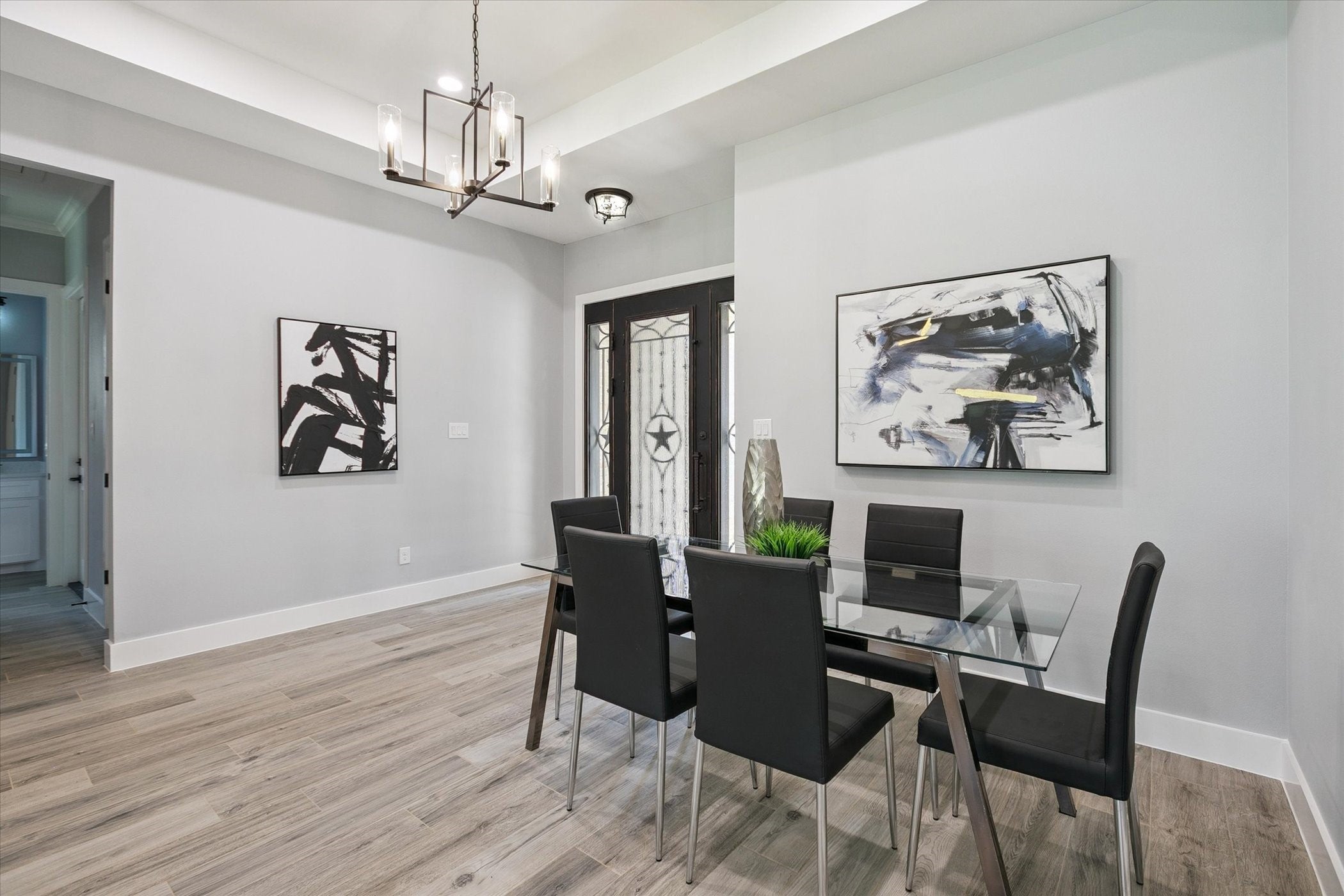 Arlington, Texas, 76012, United States, 4 Bedrooms Bedrooms, ,3 BathroomsBathrooms,Residential,For Sale,1974791