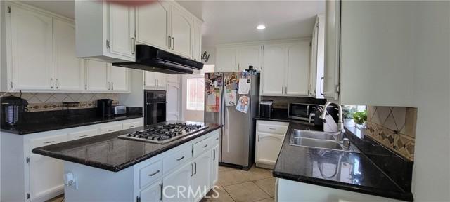 Jurupa Valley, California, 92509, United States, 4 Bedrooms Bedrooms, ,3 BathroomsBathrooms,Residential,For Sale,1890131