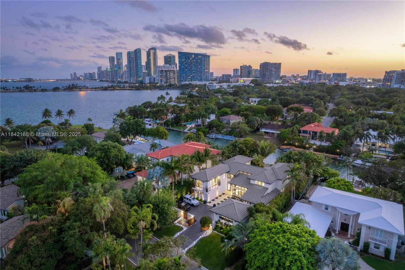 Miami, Florida, 33137, United States, 6 Bedrooms Bedrooms, ,7 BathroomsBathrooms,Residential,For Sale,1903270