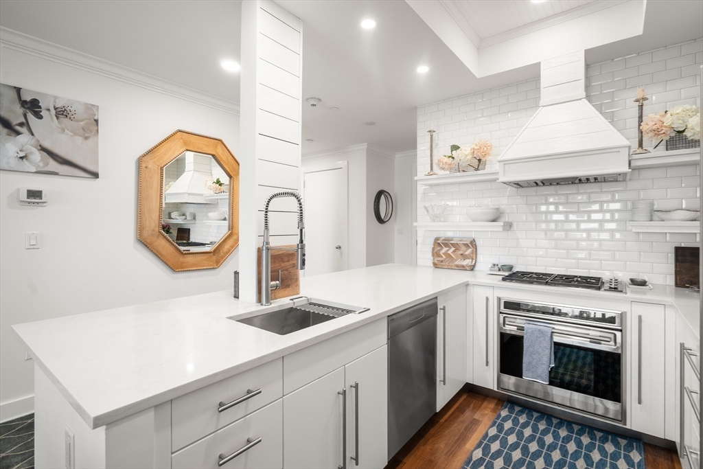 Boston, Massachusetts, 02110, United States, 2 Bedrooms Bedrooms, ,3 BathroomsBathrooms,Residential,For Sale,1868847
