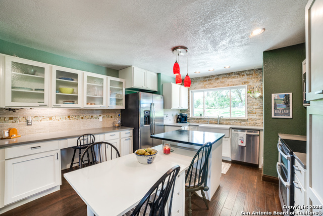 Helotes, Texas, 78023, United States, 2 Bedrooms Bedrooms, ,2 BathroomsBathrooms,Residential,For Sale,1997075