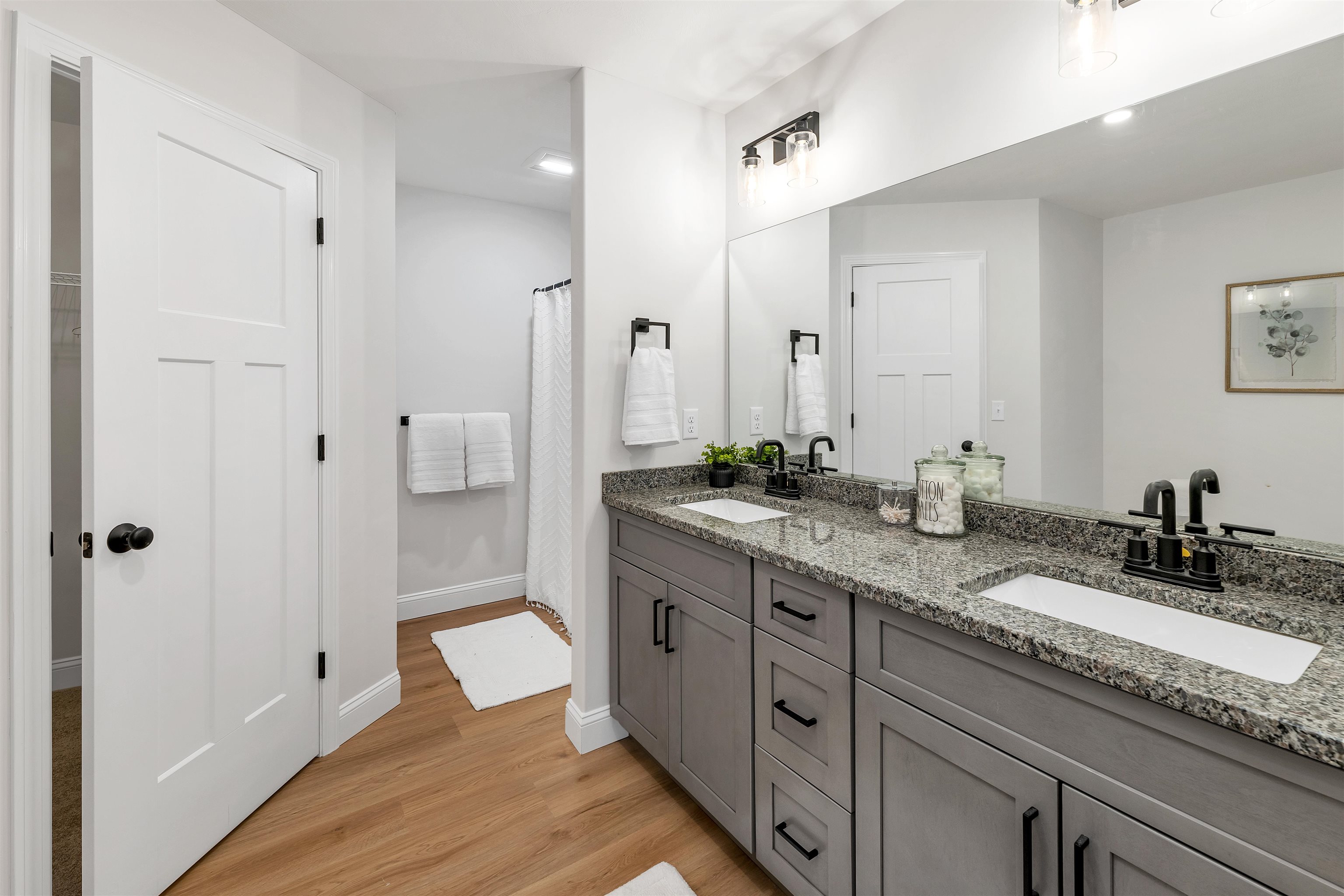 Litchfield, New Hampshire, 03052, United States, 3 Bedrooms Bedrooms, ,2 BathroomsBathrooms,Residential,For Sale,1860040