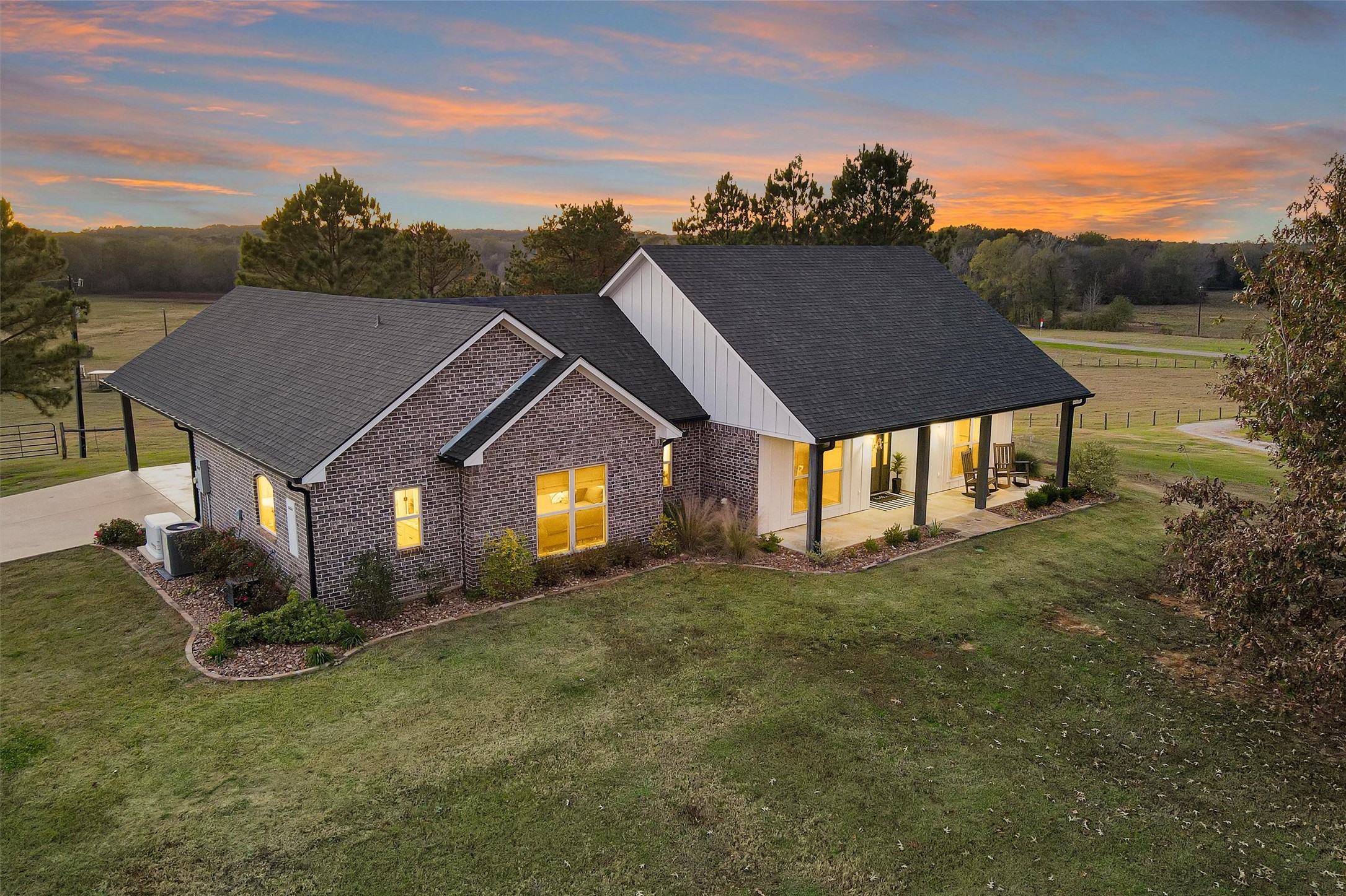 Mount Enterprise, Texas, 75681, United States, ,Residential,For Sale,2001893