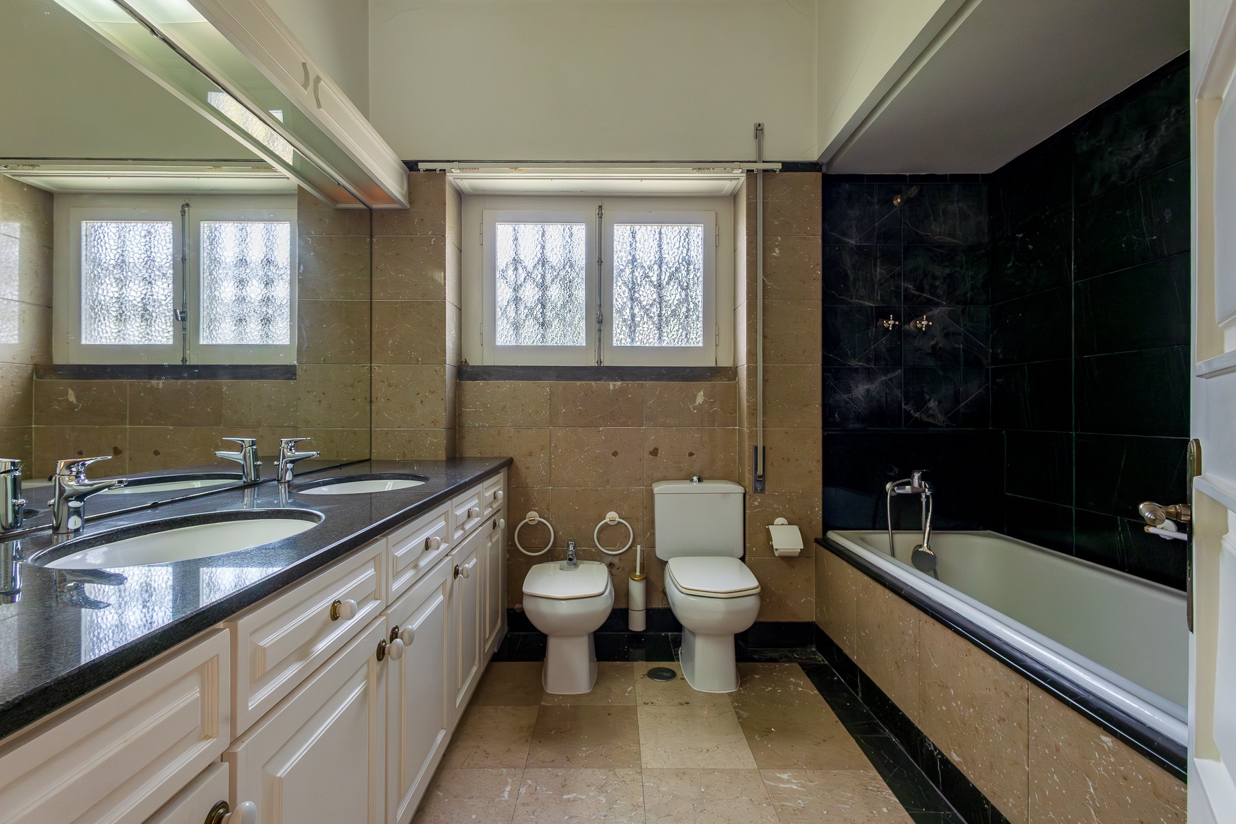  Detached house, 6 bedrooms, for Sale - 物件實景