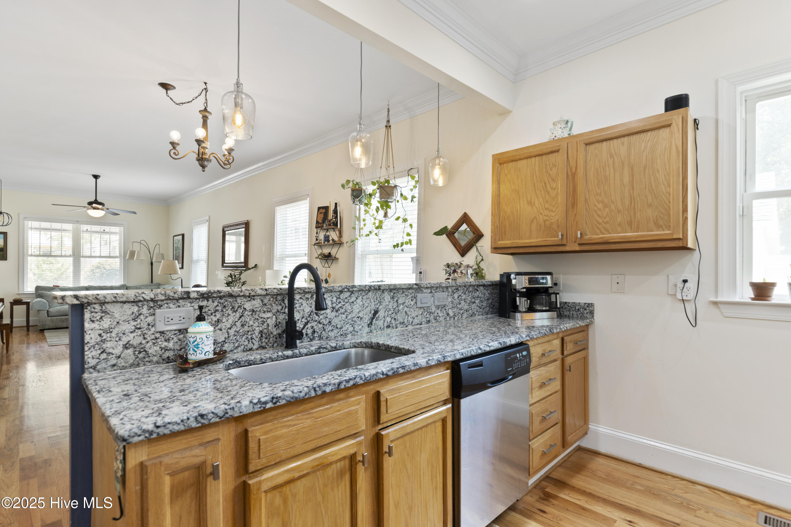 Wilmington, North Carolina, 28401, United States, 4 Bedrooms Bedrooms, ,3 BathroomsBathrooms,Residential,For Sale,1882857