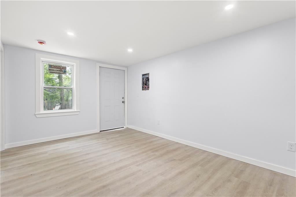 Cranston, Rhode Island, 02921, United States, 6 Bedrooms Bedrooms, ,2 BathroomsBathrooms,Residential,For Sale,2005214