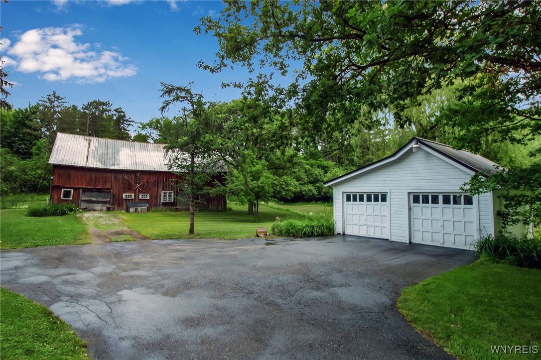 Aurora, New York, 14052, United States, 3 Bedrooms Bedrooms, ,3 BathroomsBathrooms,Residential,For Sale,1865001
