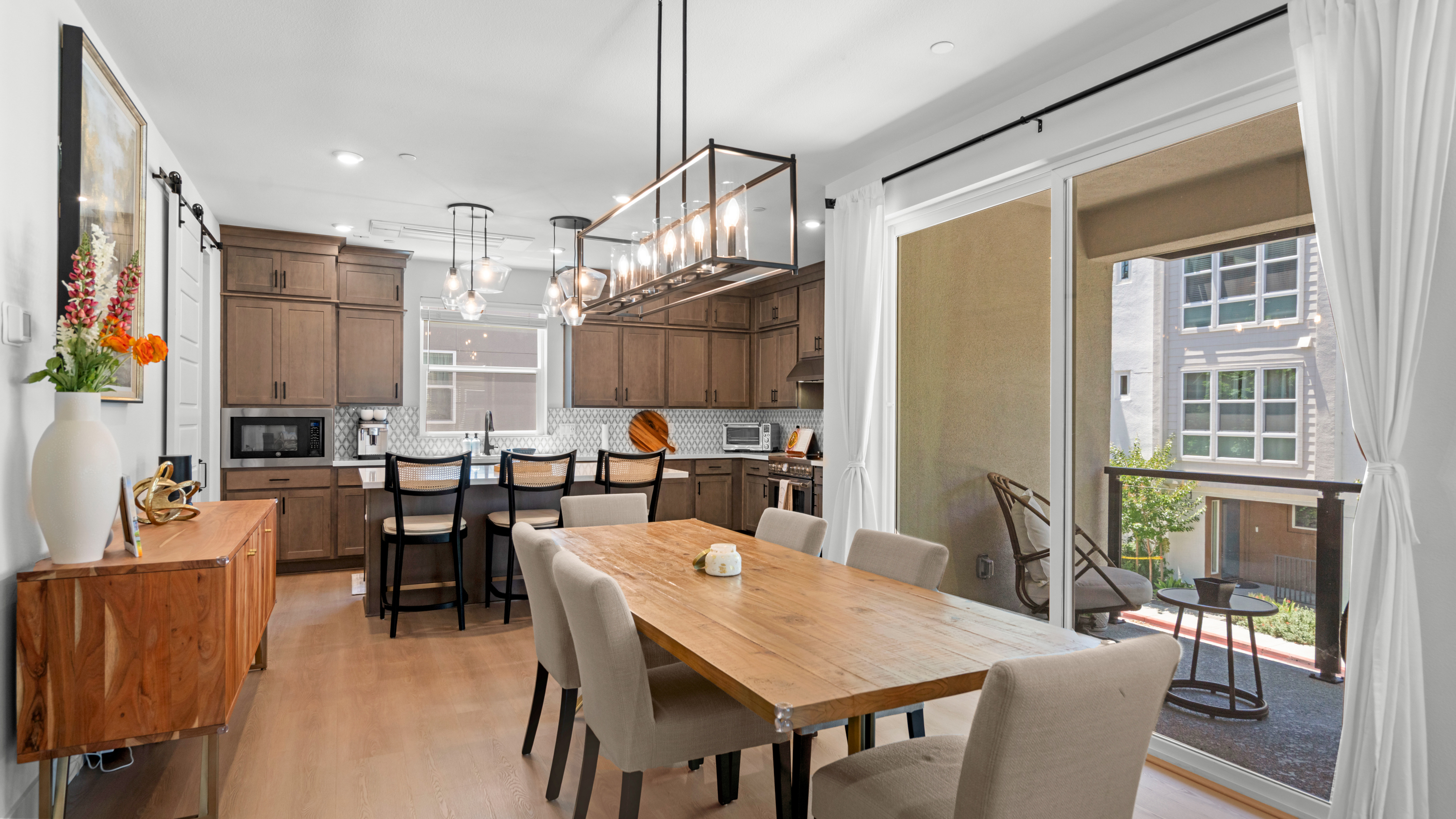  Modern Townhome in Novato - 物件實景