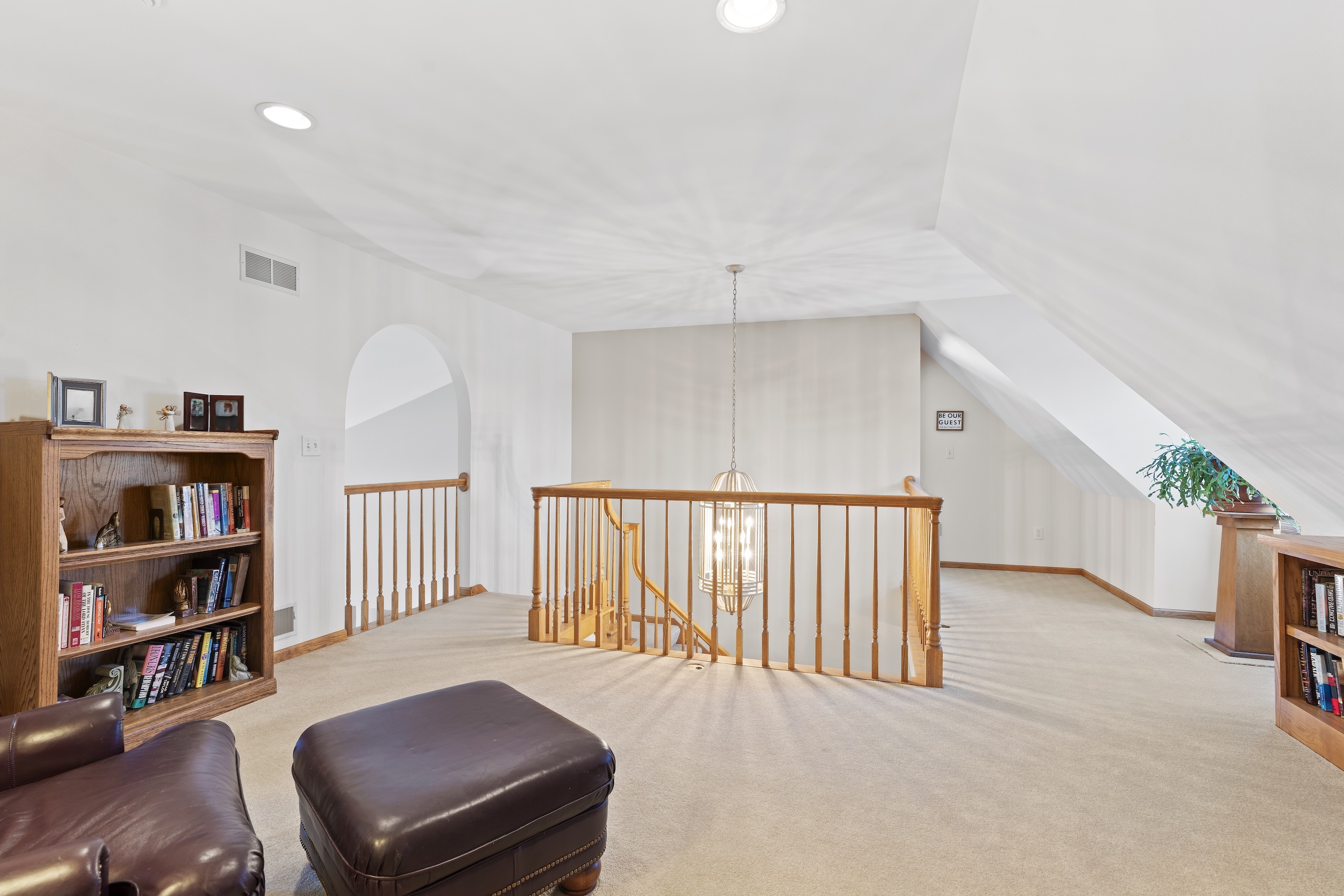  Spacious Side-by-Side Condo in Brookfield - 物件實景