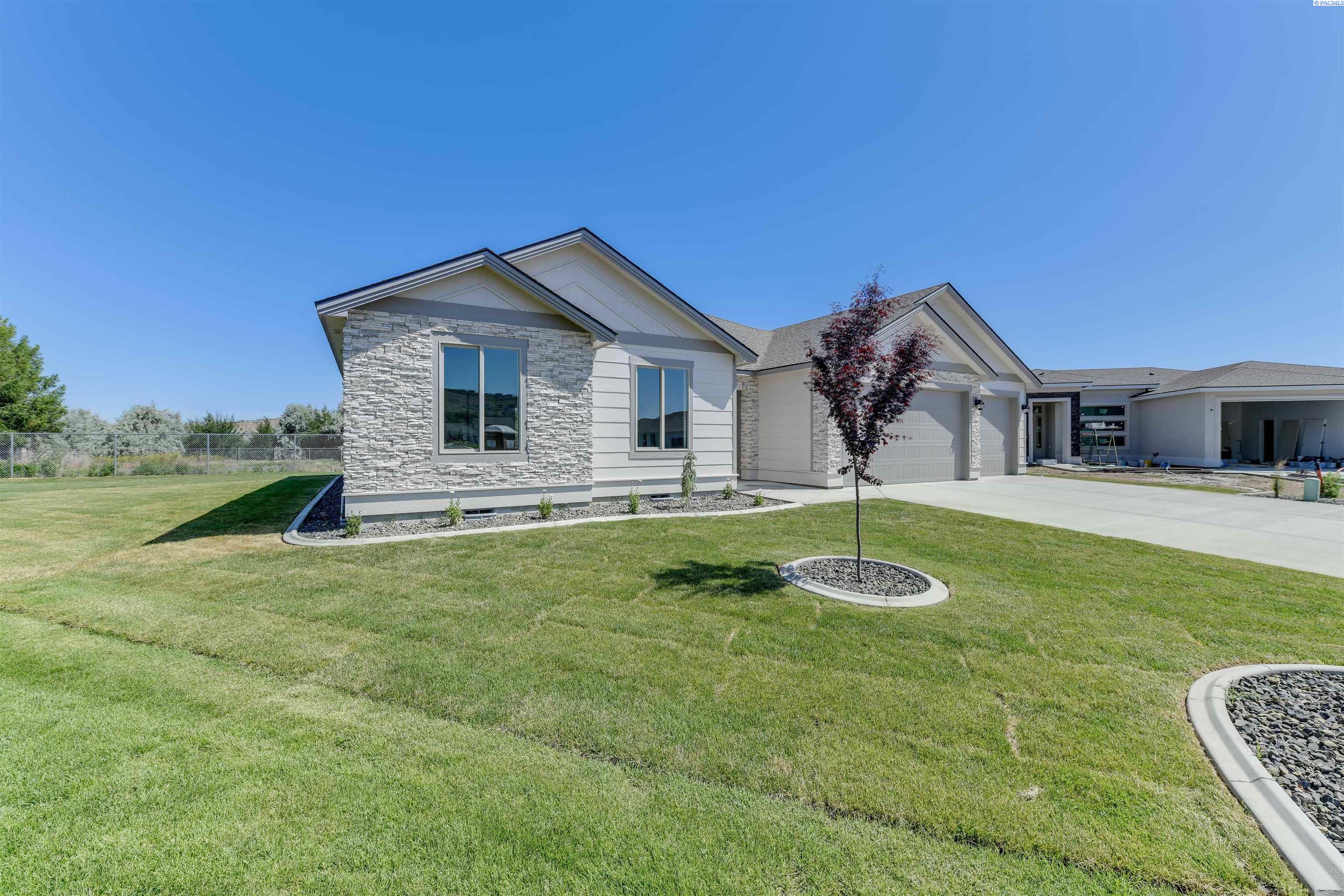 Richland, Washington, 99352, United States, 3 Bedrooms Bedrooms, ,2 BathroomsBathrooms,Residential,For Sale,1991133