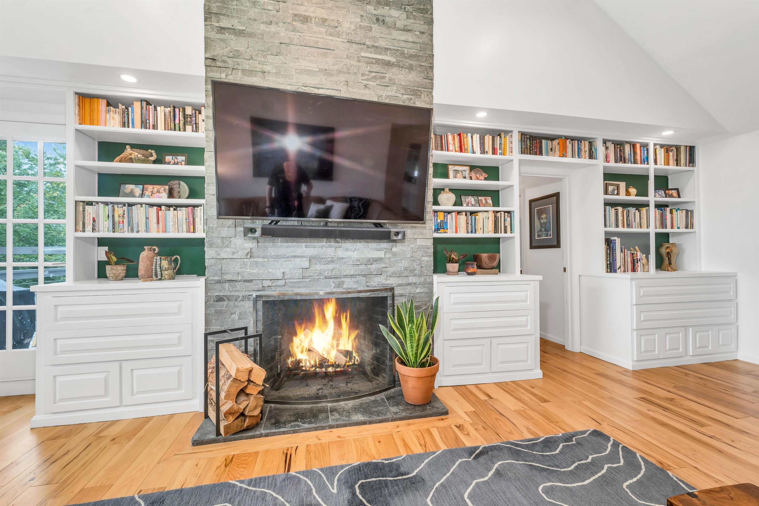 Meredith, New Hampshire, 03253, United States, 3 Bedrooms Bedrooms, ,2 BathroomsBathrooms,Residential,For Sale,1901230