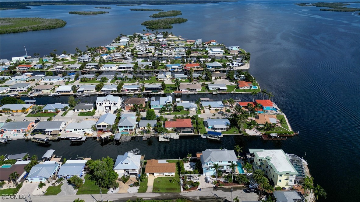 Matlacha, Florida, 33993, United States, 3 Bedrooms Bedrooms, ,2 BathroomsBathrooms,Residential,For Sale,2013578