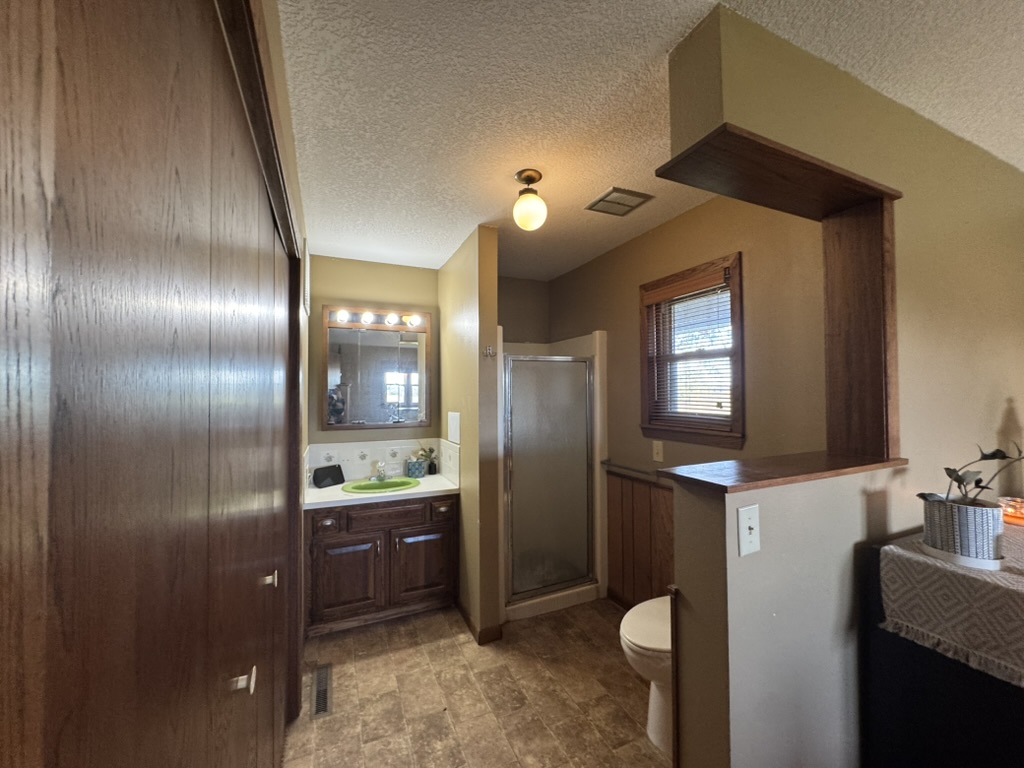 Pierce City, Missouri, 65723, United States, 2 Bedrooms Bedrooms, ,2 BathroomsBathrooms,Residential,For Sale,1987385