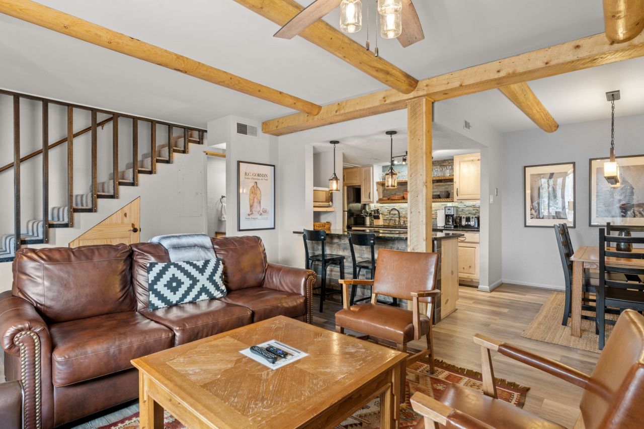 Santa Fe, New Mexico, 87501, United States, 2 Bedrooms Bedrooms, ,3 BathroomsBathrooms,Residential,For Sale,1959101