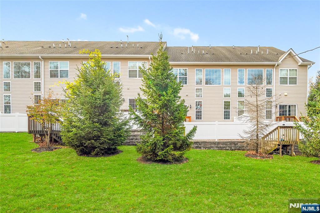 North Brunswick, New Jersey, 08902, United States, 3 Bedrooms Bedrooms, ,4 BathroomsBathrooms,Residential,For Sale,1987579