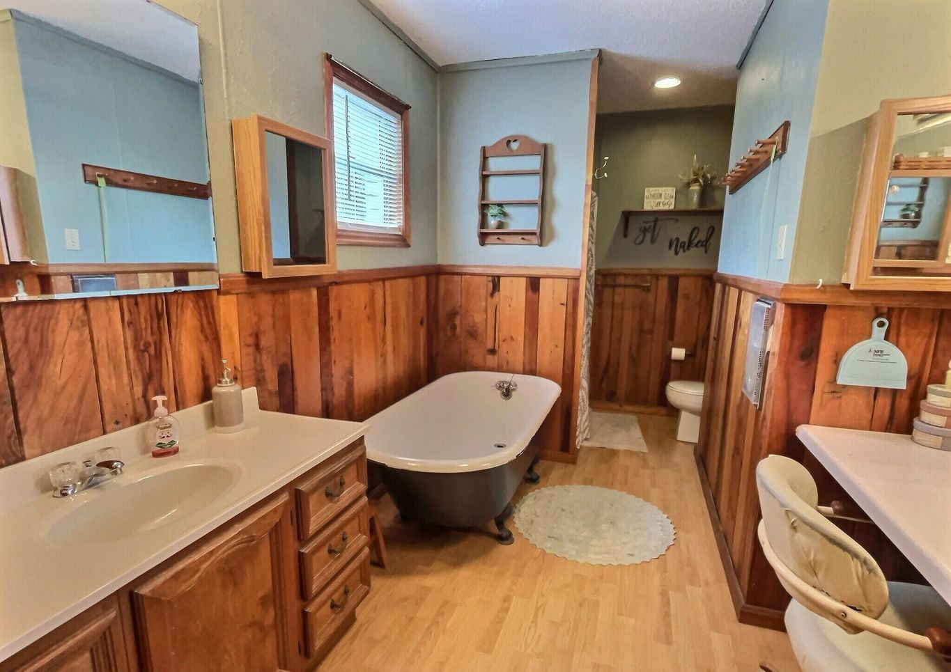 Palatka, Florida, 32177, United States, 4 Bedrooms Bedrooms, ,3 BathroomsBathrooms,Residential,For Sale,1898864
