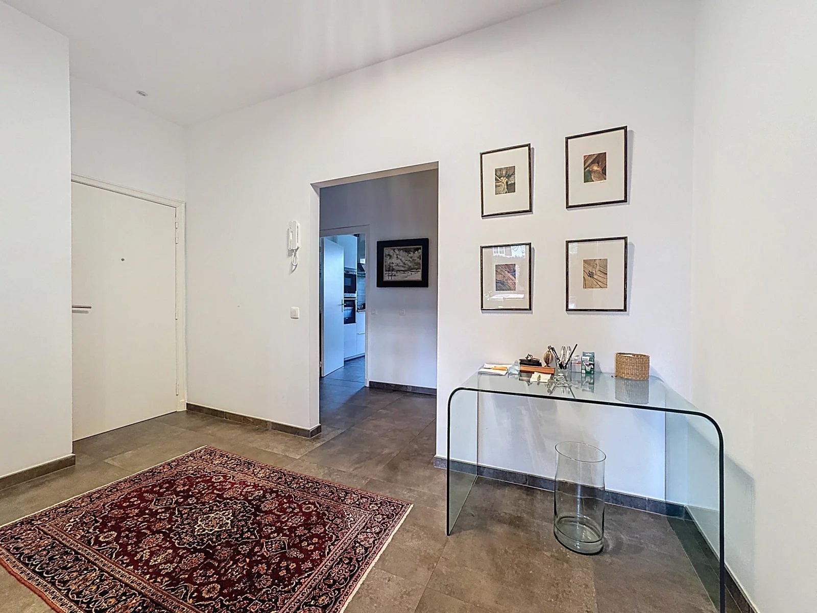 Uccle, 1180, BE, 3 Bedrooms Bedrooms, ,2 BathroomsBathrooms,Residential,For Sale,1995617