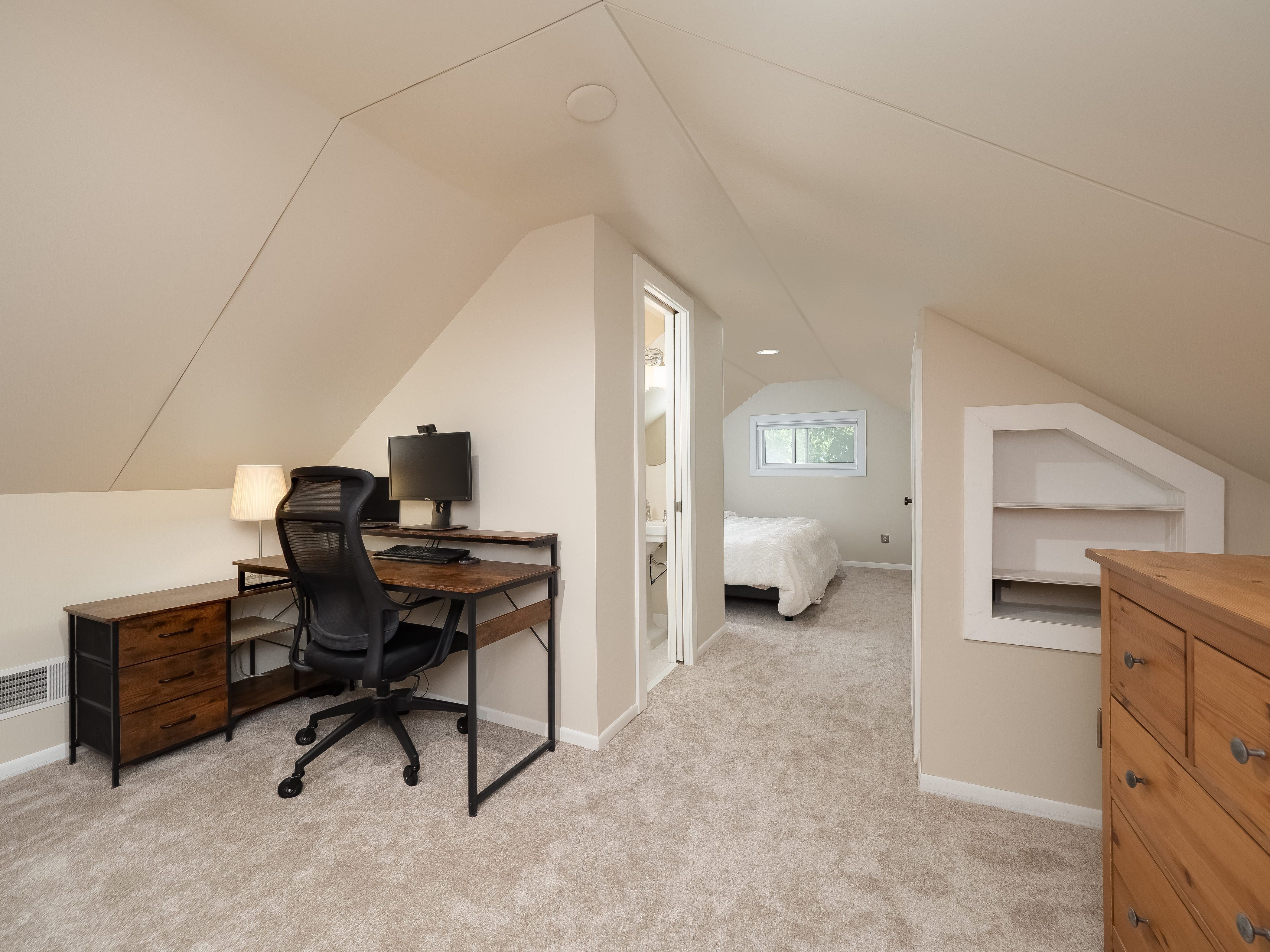  Renovated Lynnhurst Charmer Near Minnehaha Parkway - 物件實景