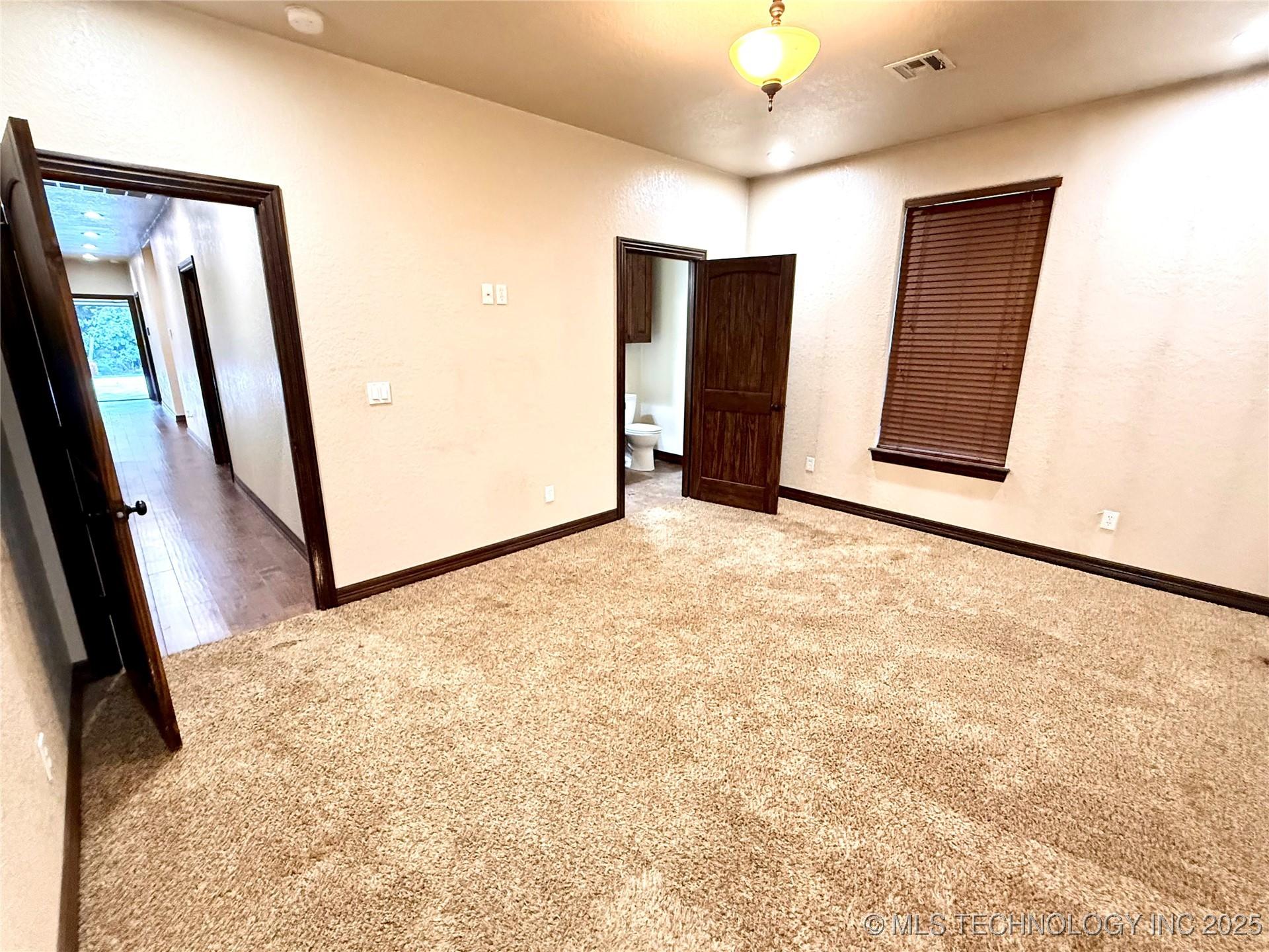 Checotah, Oklahoma, 74426, United States, 4 Bedrooms Bedrooms, ,4 BathroomsBathrooms,Residential,For Sale,1980942