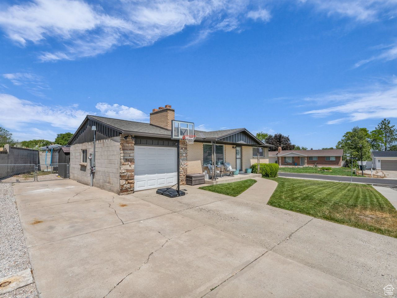 West Valley City, Utah, 84120, United States, 4 Bedrooms Bedrooms, ,2 BathroomsBathrooms,Residential,For Sale,1875752