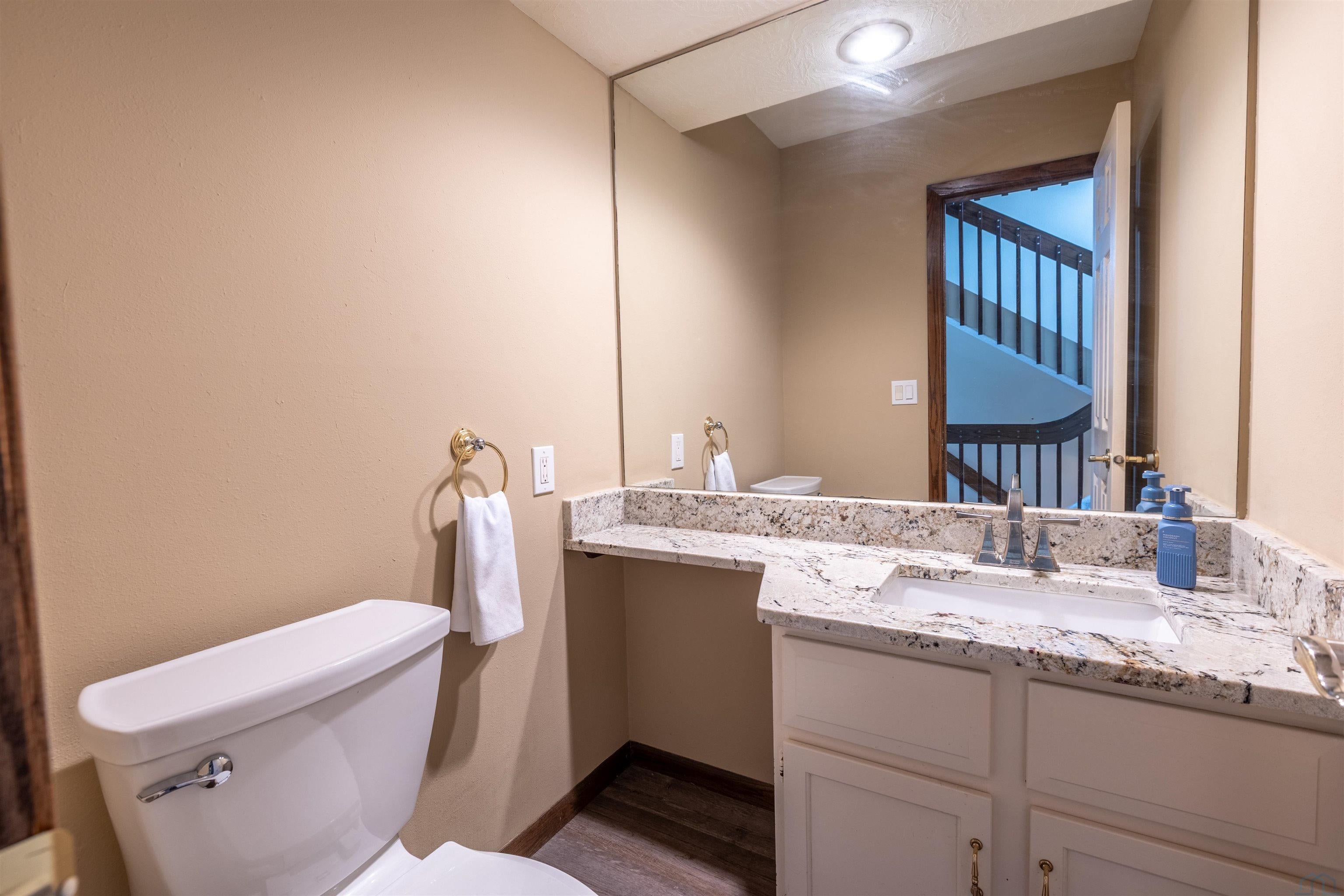 Sioux City, Iowa, 51104, United States, 4 Bedrooms Bedrooms, ,5 BathroomsBathrooms,Residential,For Sale,2042014