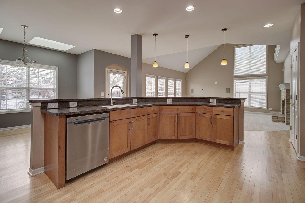 Plainfield, Illinois, 60585, United States, 4 Bedrooms Bedrooms, ,3 BathroomsBathrooms,Residential,For Sale,1729371