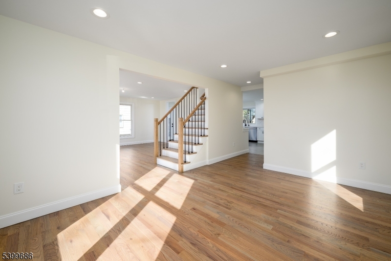 Clifton City, New Jersey, 07014, United States, 5 Bedrooms Bedrooms, ,4 BathroomsBathrooms,Residential,For Sale,2000653