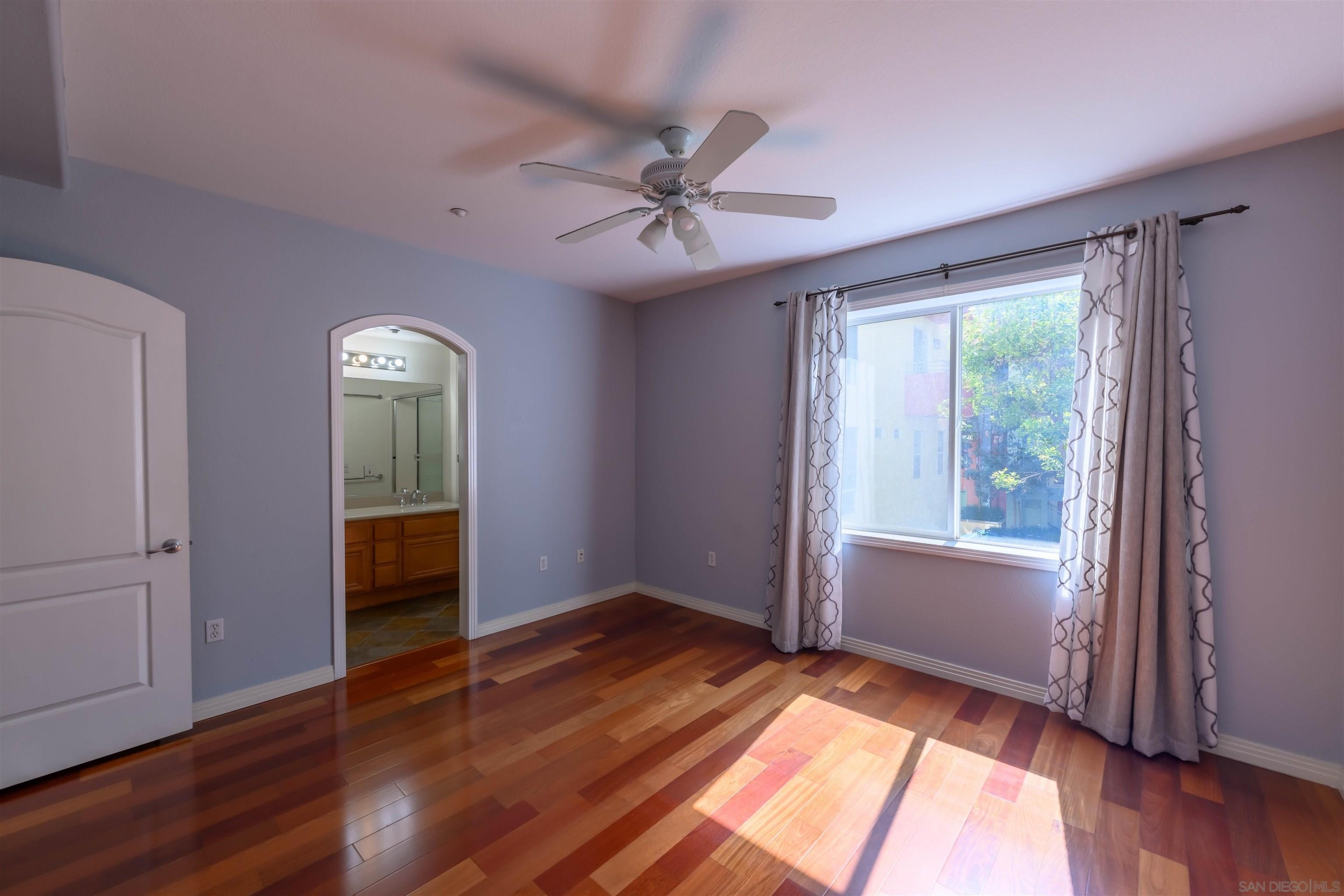 San Diego, California, 92101, United States, 2 Bedrooms Bedrooms, ,3 BathroomsBathrooms,Residential,For Sale,1713203