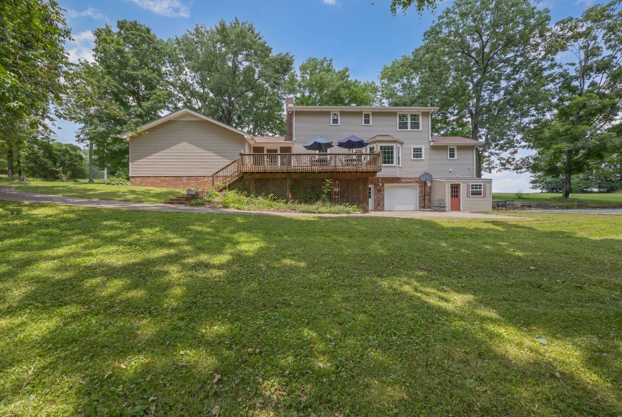 Clarksville, Tennessee, 37040, United States, 3 Bedrooms Bedrooms, ,4 BathroomsBathrooms,Residential,For Sale,2010439