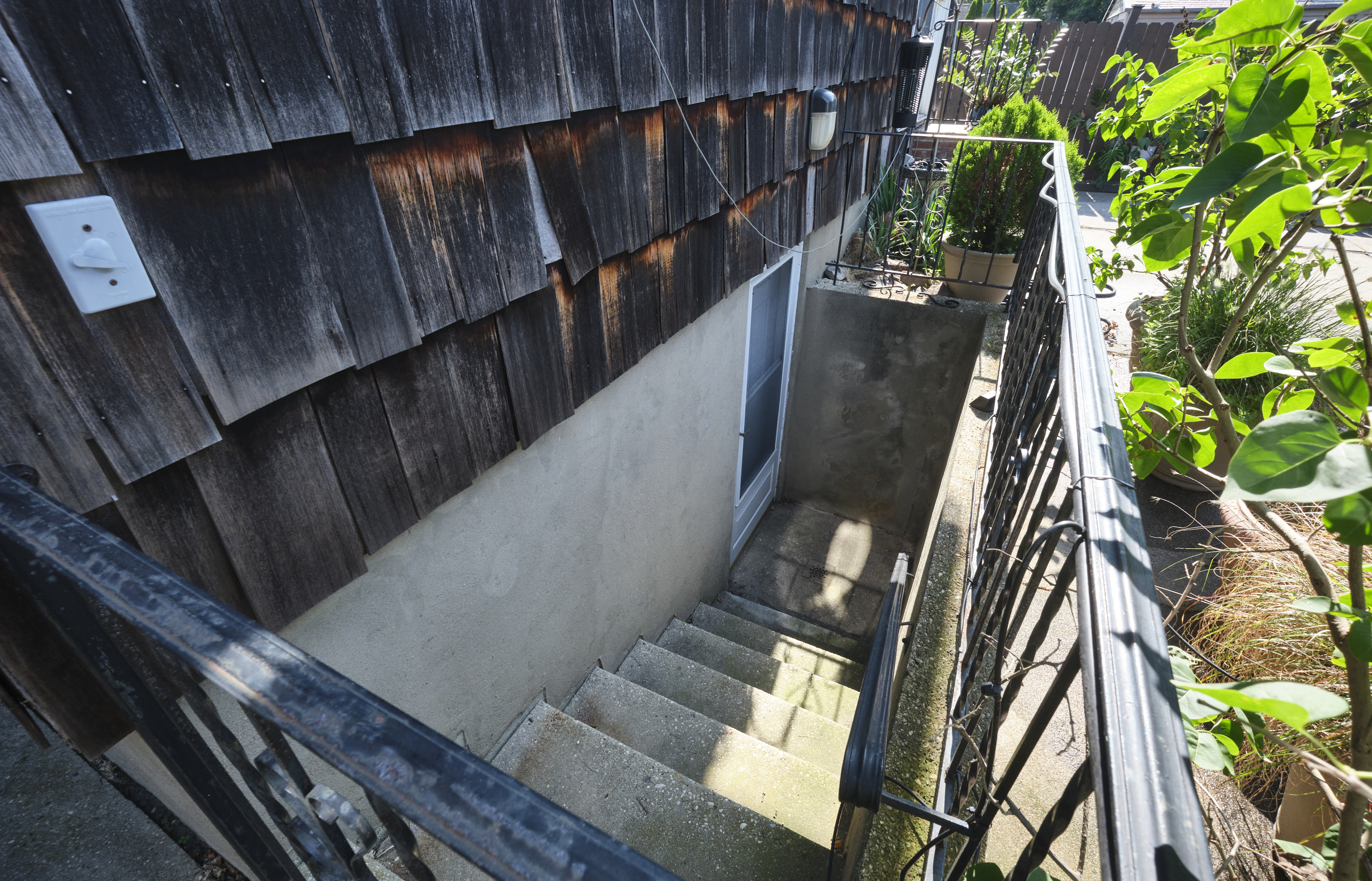 Floral Park, New York, 11001, United States, 5 Bedrooms Bedrooms, ,4 BathroomsBathrooms,Residential,For Sale,1980270