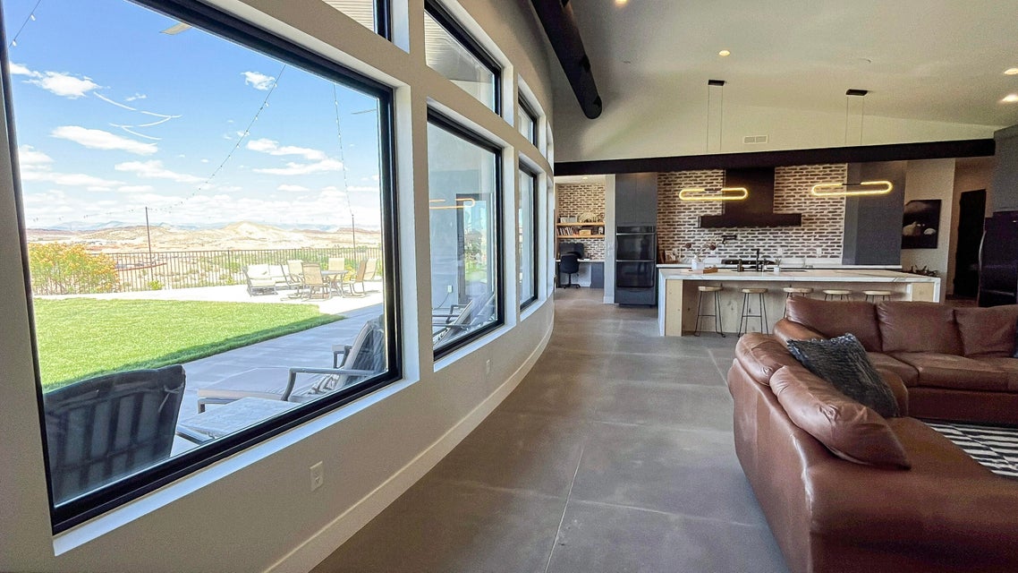 Washington, Utah, 84780, United States, 4 Bedrooms Bedrooms, ,4 BathroomsBathrooms,Residential,For Sale,1998221