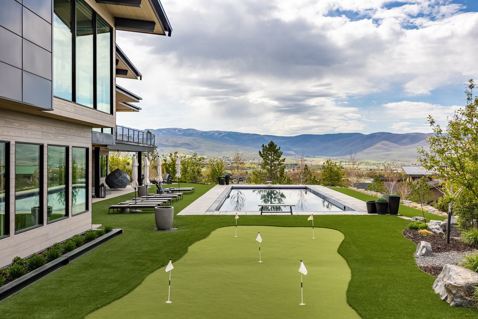  Luxury Lives Here  Architectural Masterpiece with Unmatched Privacy & Views - 物件實景