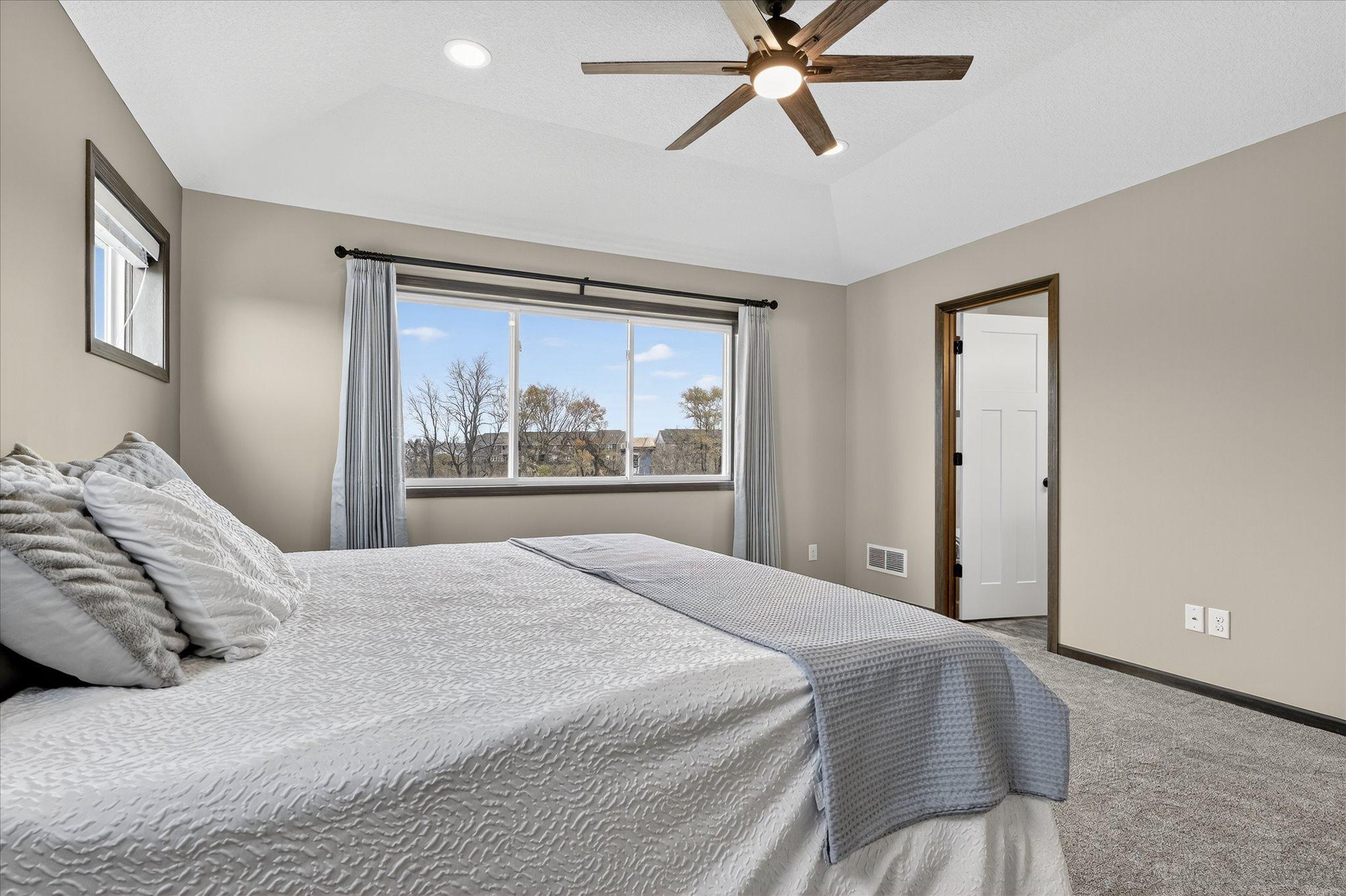 Rosemount, Minnesota, 55068, United States, 5 Bedrooms Bedrooms, ,3 BathroomsBathrooms,Residential,For Sale,1993555