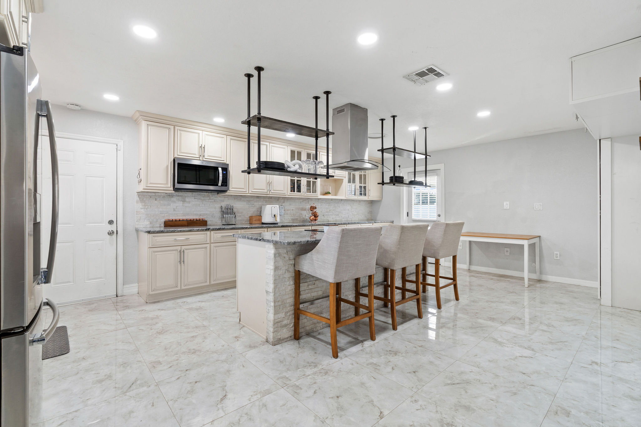 Largo, Florida, 33771, United States, 4 Bedrooms Bedrooms, ,2 BathroomsBathrooms,Residential,For Sale,2005183