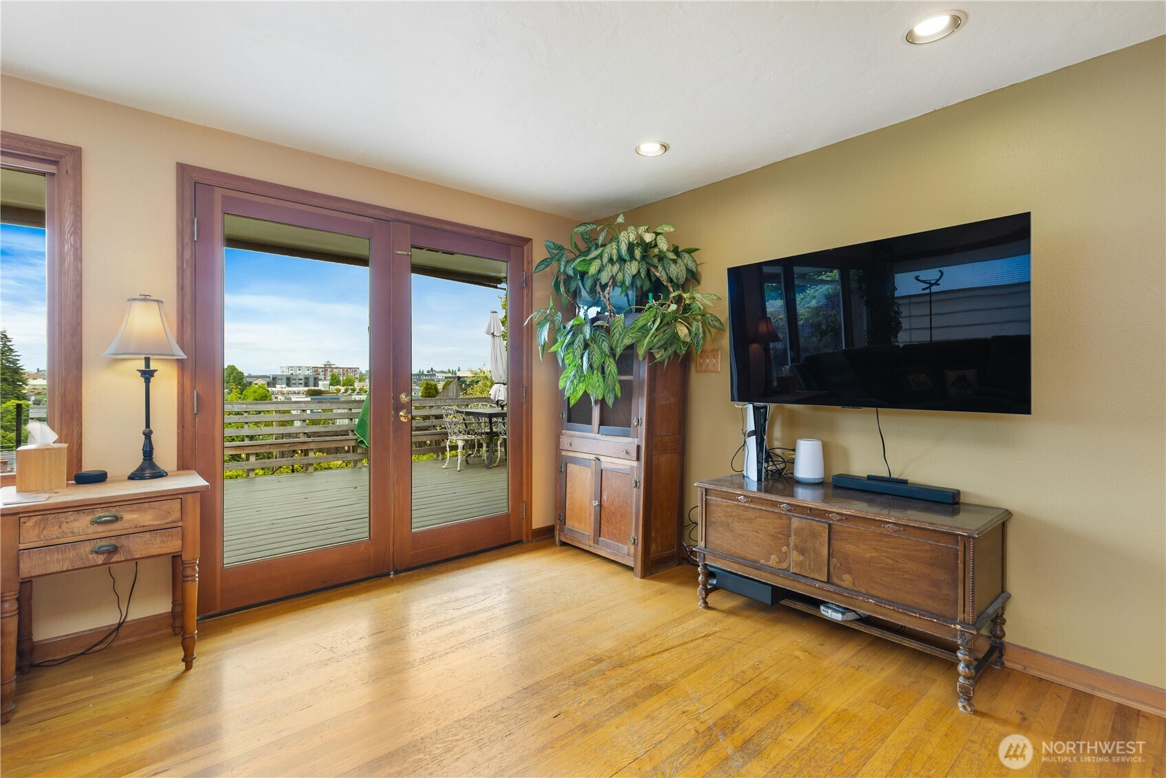 Seattle, Washington, 98126, United States, 4 Bedrooms Bedrooms, ,1 BathroomBathrooms,Residential,For Sale,1810627