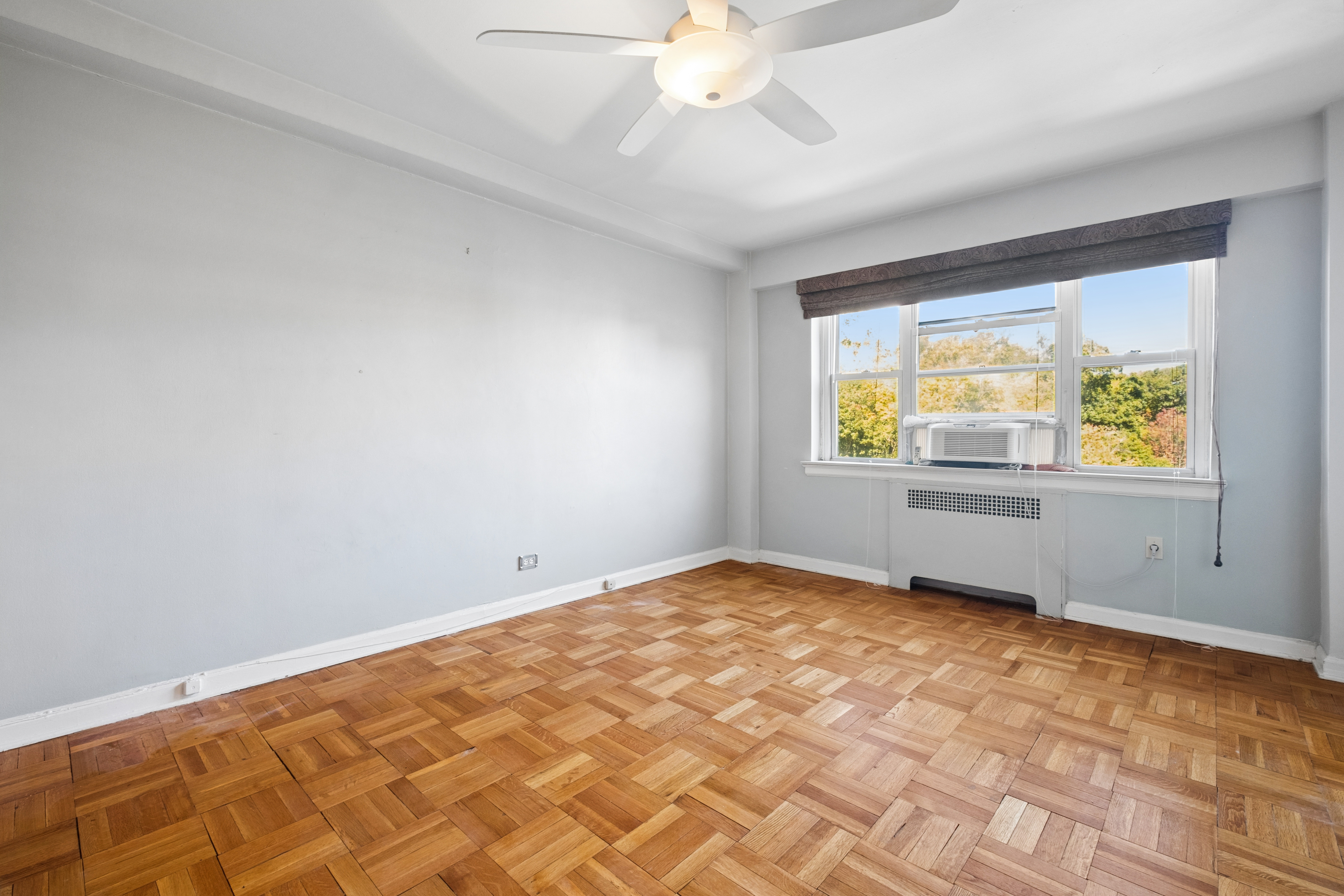  235 Garth Road - 物件實景