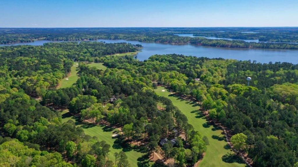 Eatonton, Georgia, 31024, United States, 3 Bedrooms Bedrooms, ,4 BathroomsBathrooms,Residential,For Sale,1885439