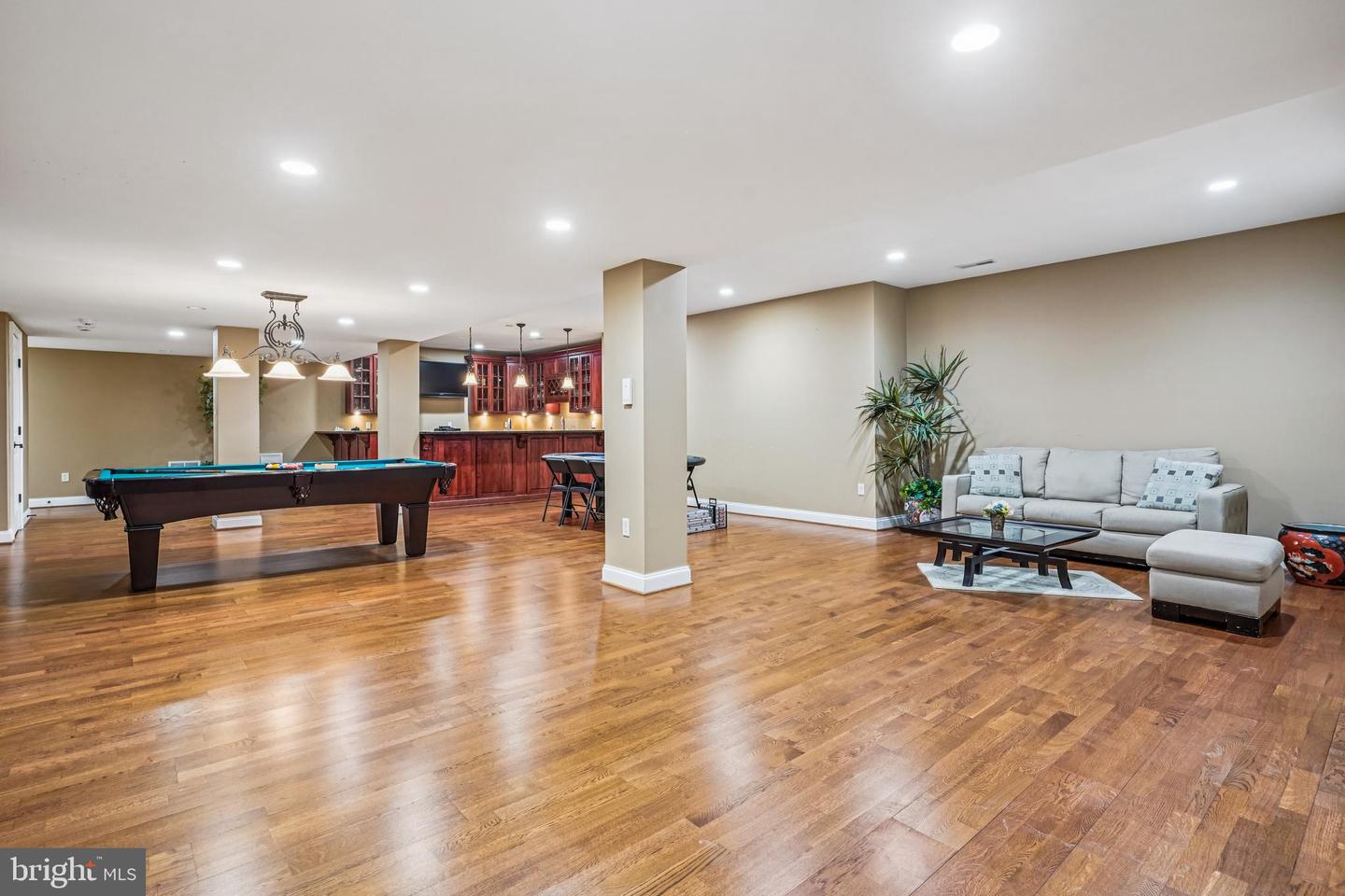 North Bethesda, Maryland, 20852, United States, 5 Bedrooms Bedrooms, ,5 BathroomsBathrooms,Residential,For Sale,1991971