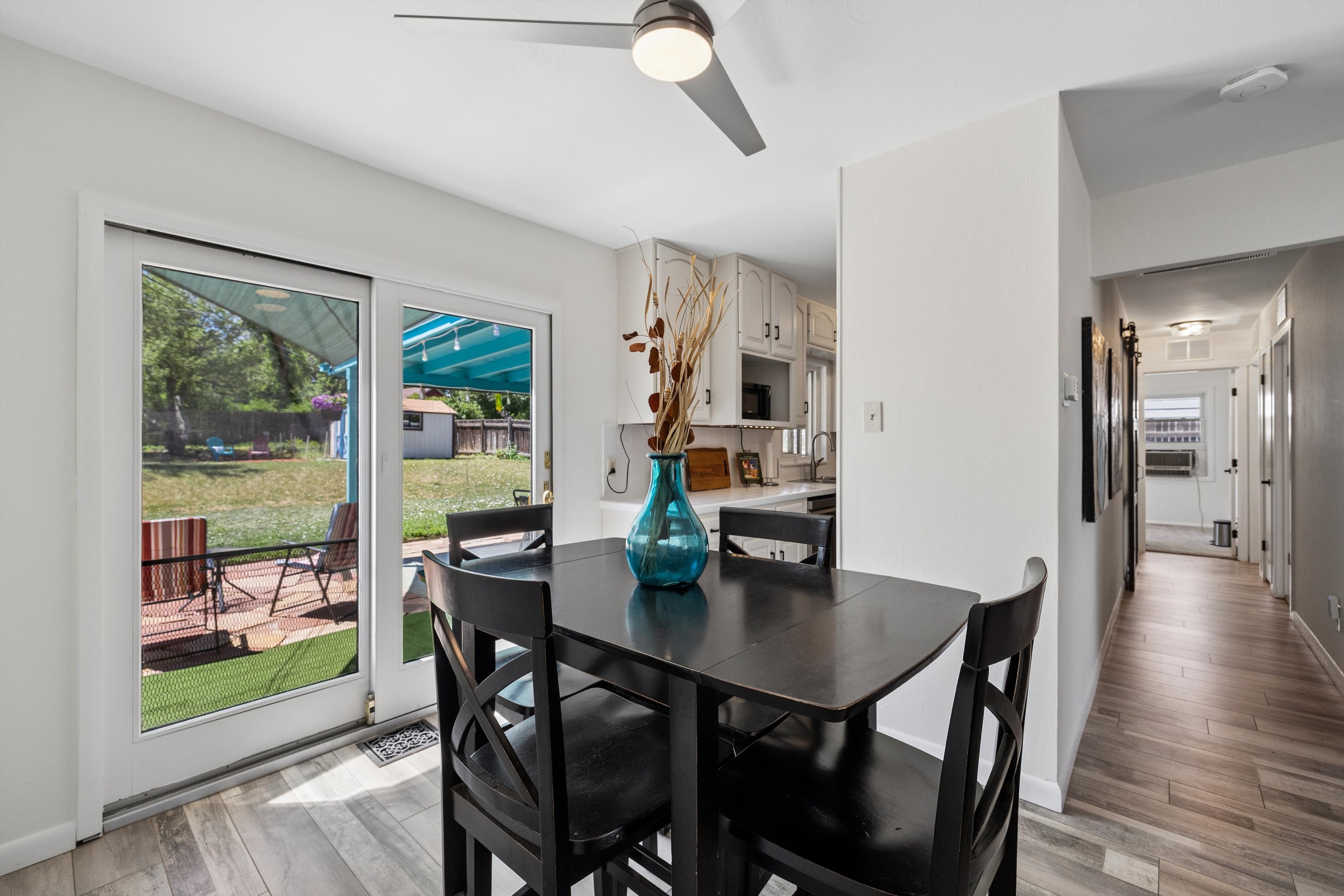  Beautifully updated and ideally positioned in sought-after University Hills - 物件實景
