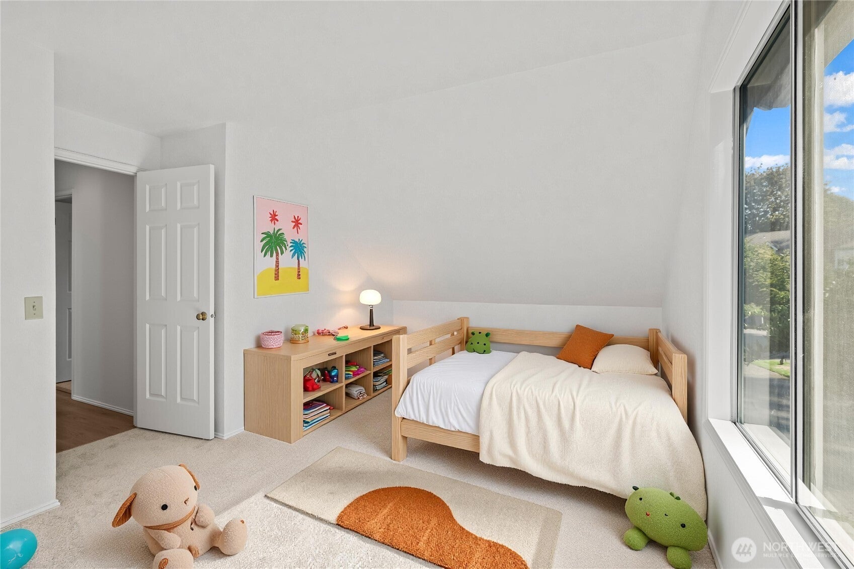 Sammamish, Washington, 98029, United States, 4 Bedrooms Bedrooms, ,3 BathroomsBathrooms,Residential,For Sale,1984048