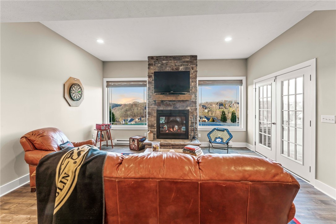 Venetia, Pennsylvania, 15367, United States, 5 Bedrooms Bedrooms, ,6 BathroomsBathrooms,Residential,For Sale,2001561