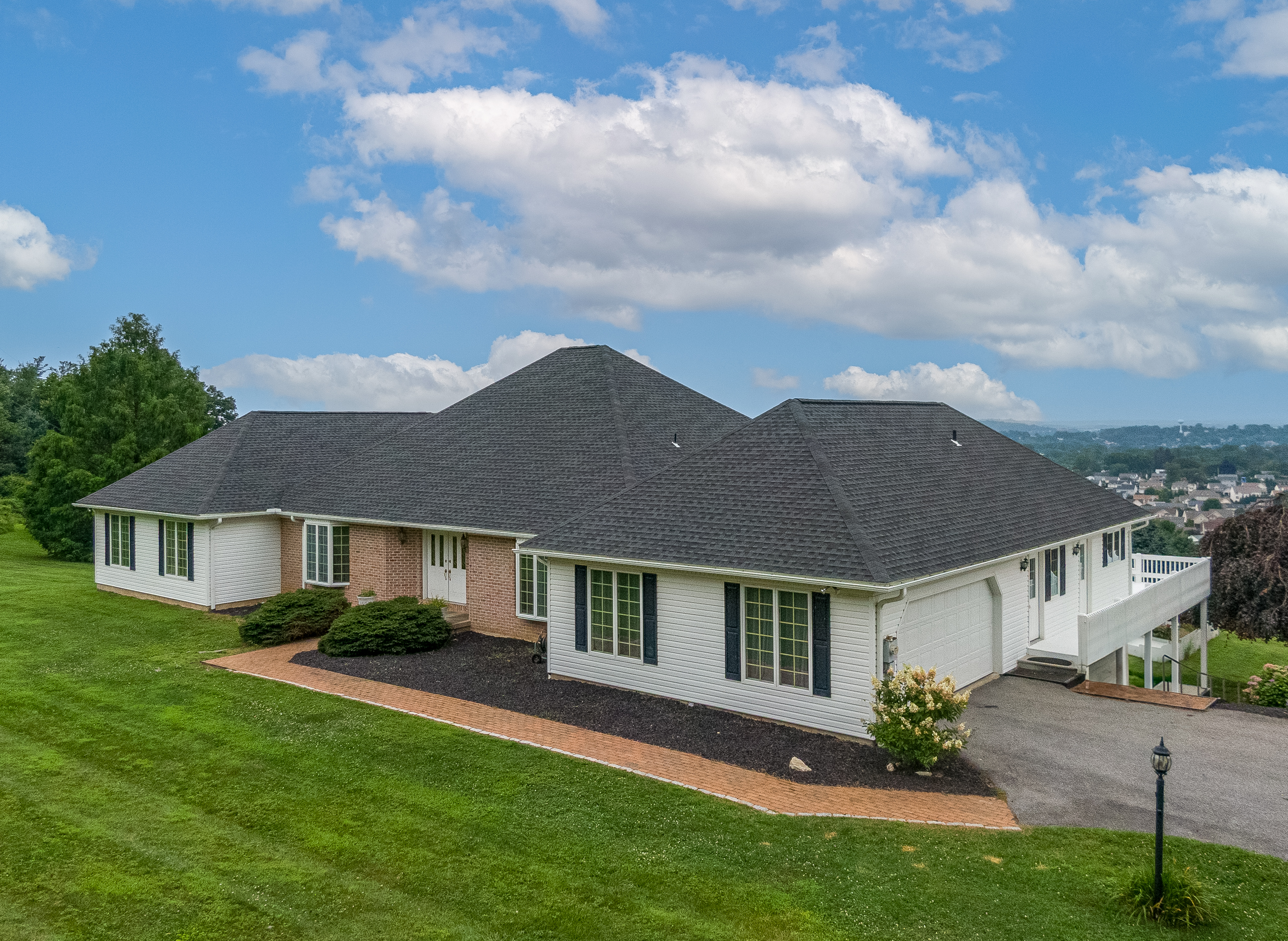 Sinking Spring, Pennsylvania, 19608, United States, 5 Bedrooms Bedrooms, ,5 BathroomsBathrooms,Residential,For Sale,1900747