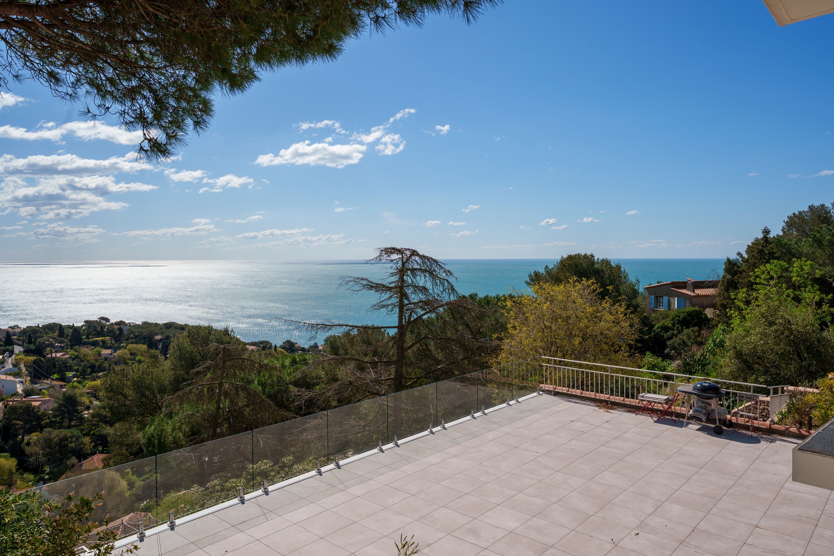  A balcony overlooking the Mediterranean… - 物件實景