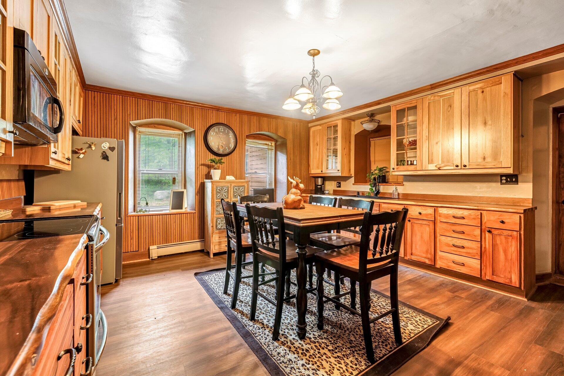 Saukville, Wisconsin, 53080, United States, 4 Bedrooms Bedrooms, ,4 BathroomsBathrooms,Residential,For Sale,1877225