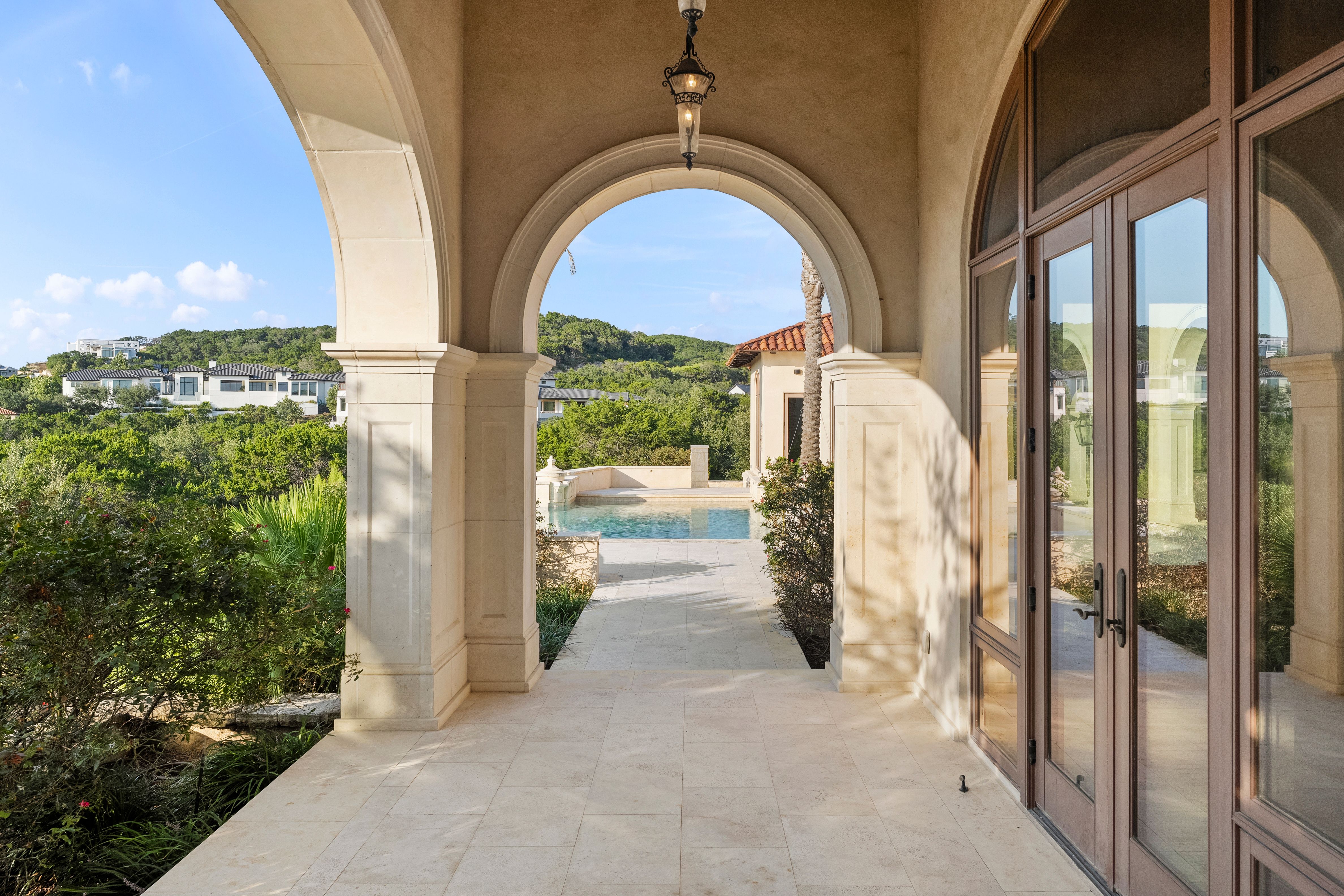  Mediterranean Style Estate in The Dominion - 物件實景