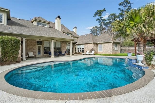 Mandeville, Louisiana, 70471, United States, 5 Bedrooms Bedrooms, ,6 BathroomsBathrooms,Residential,For Sale,2025079