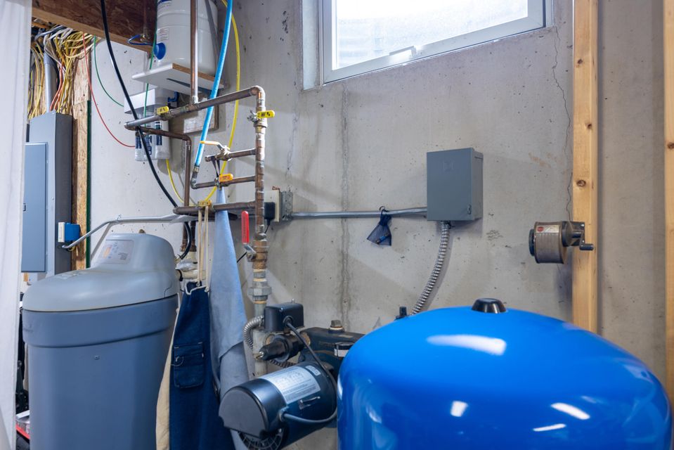 Big Rapids, Michigan, 49307, United States, 3 Bedrooms Bedrooms, ,4 BathroomsBathrooms,Residential,For Sale,1976014